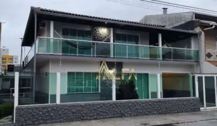 Casa 2 pavimentos  com entradas separadas - Cordeiros - Itajaí/SC