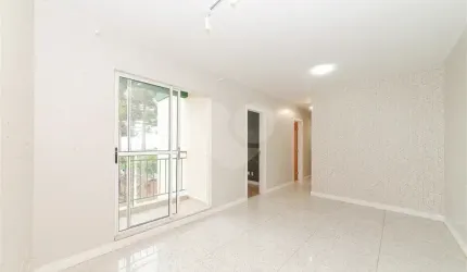 Apartamento à venda no bairro Santa Cândida com 3 quartos