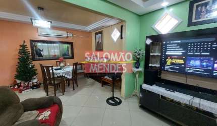 Sensacional casa de 2 pisos, sacada gourmet, 4 quartos. Excelente localização