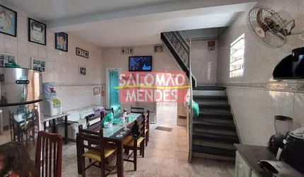 Sensacional casa de 2 pisos, sacada gourmet, 4 quartos. Excelente localização