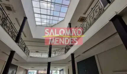 Prédio em 03 pavimentos, com 16 vagas de garagem e elevador no bairro Batista Campos, em Rua de gra