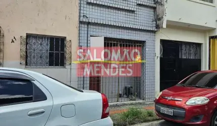 Casa na Vila Teta em Nazaré. Precisa Reforma