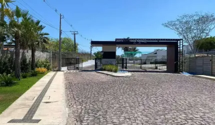 Casa Duplex em condomínio fechado na Kennedy
