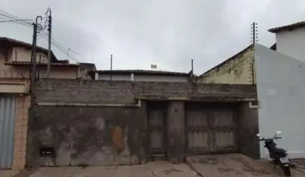 CASA COMERCIAL NO CENTRO