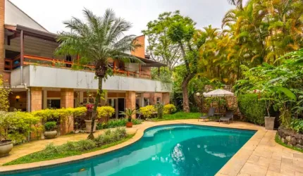 Sobrado em Condominio Fechado Alto Padrão a Venda no Jardim Cordeiro em São Paulo - SP