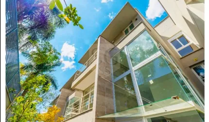 Sobrado em Condominio Alto Padrão no Jardim Cordeiro em São Paulo - SP