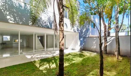Casa de Condomínio Alto Padrão na Chácara Santo Antônio em São Paulo - SP