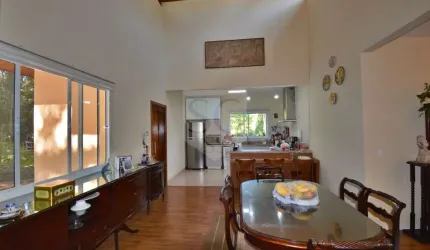 Encantadora Casa Terrea a Venda no Riviera Paulista em São Paulo - SP