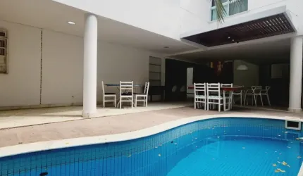 Luxuosa casa no Alphaville 1 5 quartos sendo 3 suites