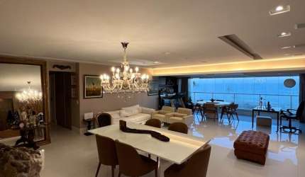 Apartamento na Orla de jaguaribe finamente decorado porteira fechada