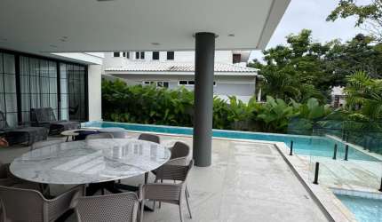 Casa Alphaville 2 com 4 suítes espaço gourmet com piscina