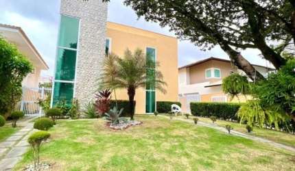 Linda casa em Piatã 6 Suítes com 4 vagas de garagem