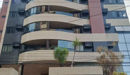 Apartamento na Ponta Verde,  com 03 suítes