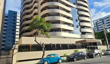 Vende-se apartamento na Ponta Verde,  com 03 quartos