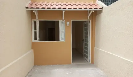 Casa no bairro da Gruta com 01 quarto.