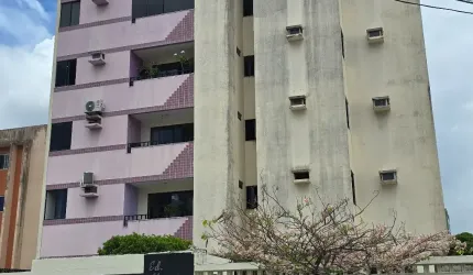 Apartamento na Jatiúca com 02 quartos