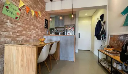 Apartamento com dois dormitórios, sendo um suíte, à venda no bairro Vila Mathias.
