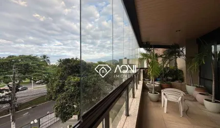 Amplo imóvel com excelente localização numa das principais avenidas da Praia do Canto!