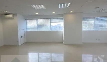 Sala Comercial para Locação em Curitiba, Centro Cívico, 2 banheiros, 1 vaga