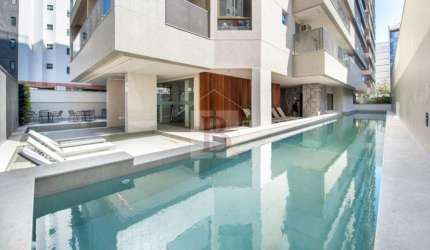 Imperdível cobertura de luxo em Icaraí, Niterói-RJ: 4 quartos, 4 suítes, 1 sala, 5 banheiros, 3 vagas, 200m² de área. Aproveite!
