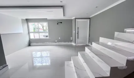 Baixamos o preço , triplex com 240m2 semi mobiliado