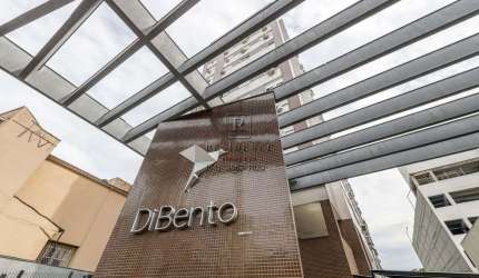 Imperdível apartamento para locação na Cidade Baixa, Porto Alegre-RS: 2 quartos, 1 suíte, 2 salas, 2 banheiros, 2 vagas de garagem, 62m²!