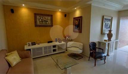 Apartamento com 3 quartos à venda ou para locação em Embaré - SP