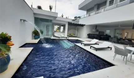 Casa com 5 quartos à venda em Jardim Acapulco - SP