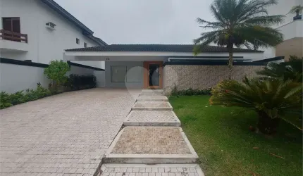 Casa térrea com 4 quartos à venda em Jardim Acapulco - SP