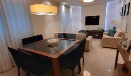 Villagio com 3 quartos à venda em Vila Mathias - SP