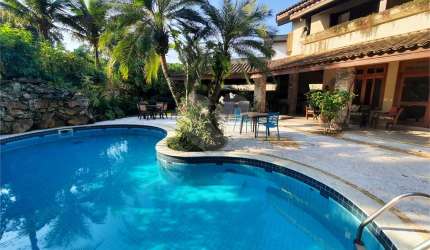 Casa com 4 quartos à venda em Jardim Acapulco - SP