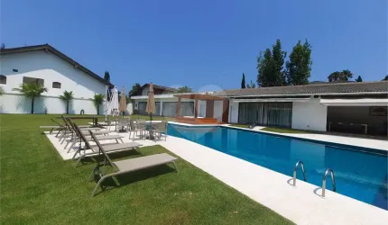 Casa com 6 quartos à venda ou para locação em Jardim Acapulco - SP