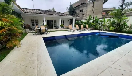 Casa com 5 quartos à venda ou para locação em Jardim Acapulco - SP