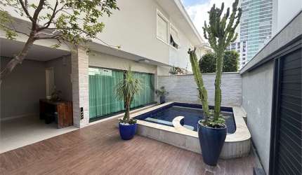 Casa de vila com 3 quartos à venda em Aparecida - SP