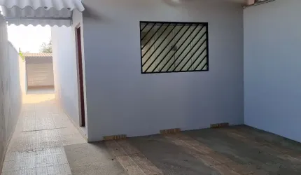 Casa Sobrado com Quintal / Garagem Coberta / Documentação ok / Aceita Financiamento