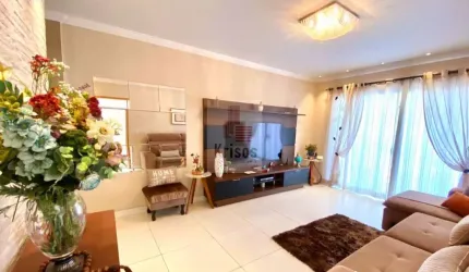 Sobrado de 178m² à Venda - 3 Dormitórios, 1 Suíte, 3 Vagas