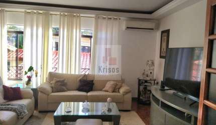 Sobrado 310m² - 4 Dormitórios - 1 Suíte, Área Gourmet - Segurança 24h