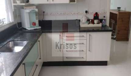 Sobrado à Venda com 3 Dormitórios no Jardim Ester!