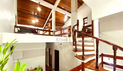 Sobrado Espetacular no Jardim Adalgisa - 267m², 3 Dormitórios - 1 suíte
