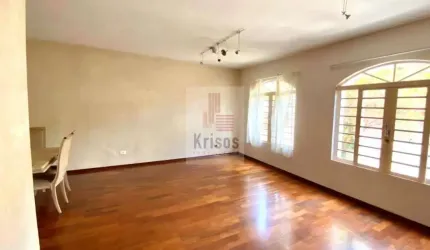 Sobrado 250m² à Venda na Vila São Francisco - 3 dormitóris - 1 suíte - Ótima Localização