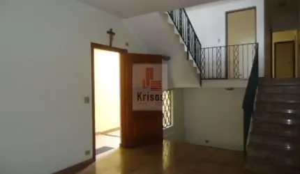 Otimo sobrado com 3 dormitorios sendo 1 suite, 2 vagas com excelente localização .