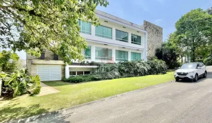 Exclusividade e Conforto em uma Linda Casa Contemporânea!