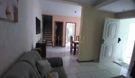 Sobrado à venda de 210m² | 04 dormitórios, sendo 01 suíte e 03 vagas de garagem | Jardim das Indústrias - São José dos Campos |