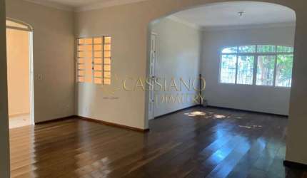 Casa térrea à venda de 150m² | 04 dormitórios, sendo 01 suíte e 02 vagas de garagem | Jardim das Industrias - São José dos Campos |