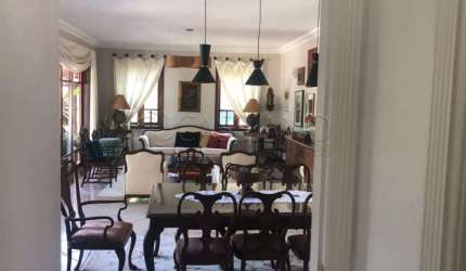 Casa à venda de 370m² | 04 dormitórios, sendo 01 suíte e 03 vagas de garagem | Condomínio Jardim das Colinas - Jardim das Colinas | São José dos Campos |