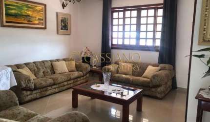 Sobrado à venda de 387m² | 04 dormitórios, sendo 01 suíte e 04 vagas de garagem | Jardim Esplanada II - São José dos Campos |