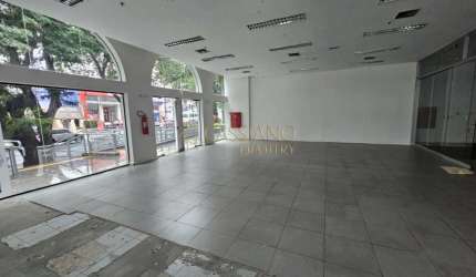 Loja comercial para venda e locação de 521m² | 04 banheiros e 18 vagas de garagem | Condomínio Profissional Center - Jardim São Dimas | São José dos Campos |