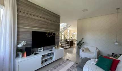 Sobrado à venda de 235m² | 04 dormitórios, sendo 01 suíte e 03 vagas de garagem | Urbanova | São José dos Campos |