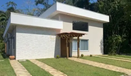 Casa à venda de 205m² | 03 dormitórios, sendo 01 suíte e 02 vagas de garagem | Condomínio Capitanias Praia da Lagoinha Beach &amp; Field Resort - Praia do Sapê |  Ubatuba |