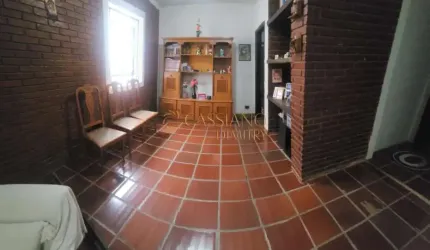 Sobrado à venda de 201m² | 04 dormitórios, sendo 01 suíte e 02 vagas de garagem | Jardim das Industrias | São José dos Campos |